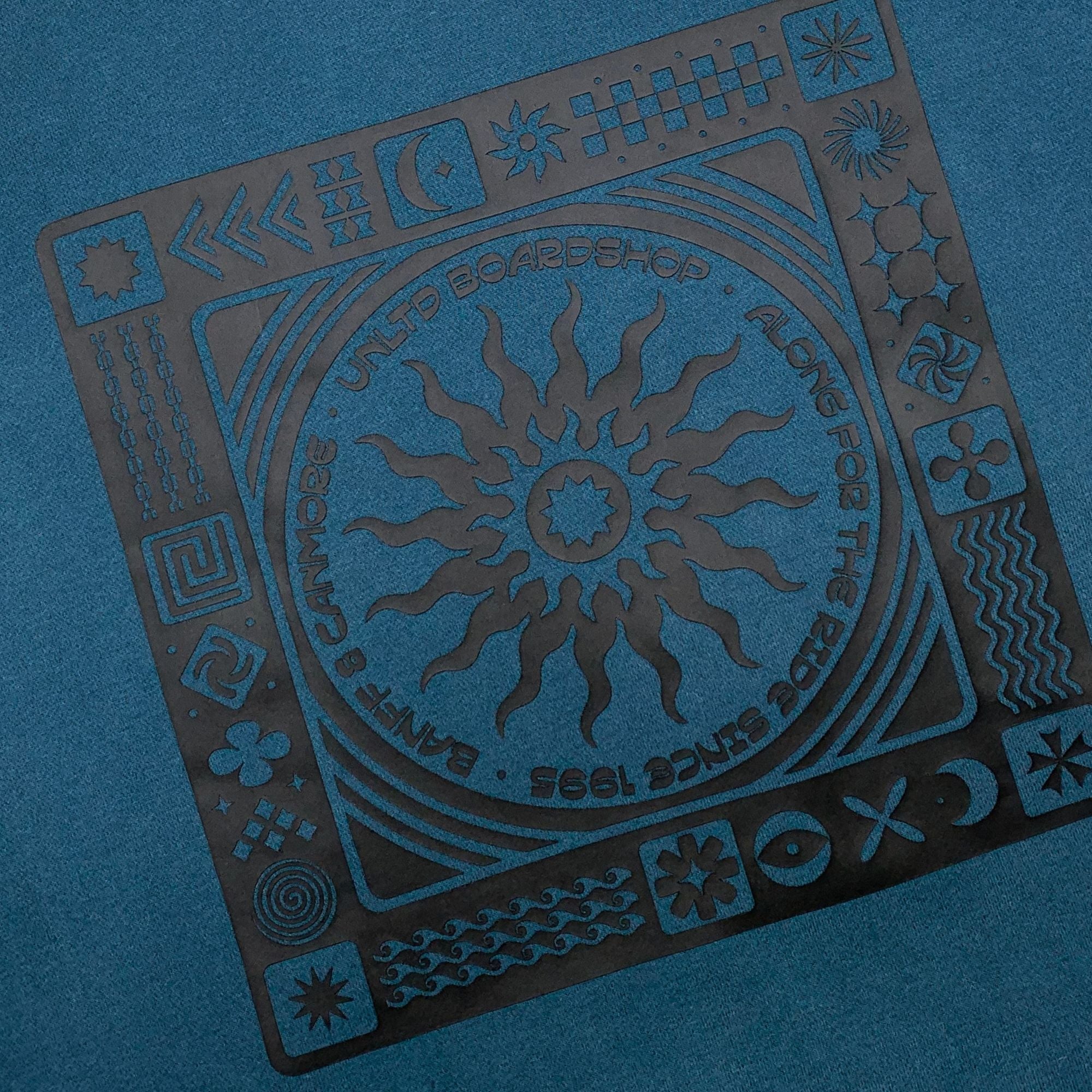Unltd Day Tripper Hoodie - UNLTD Boardshop