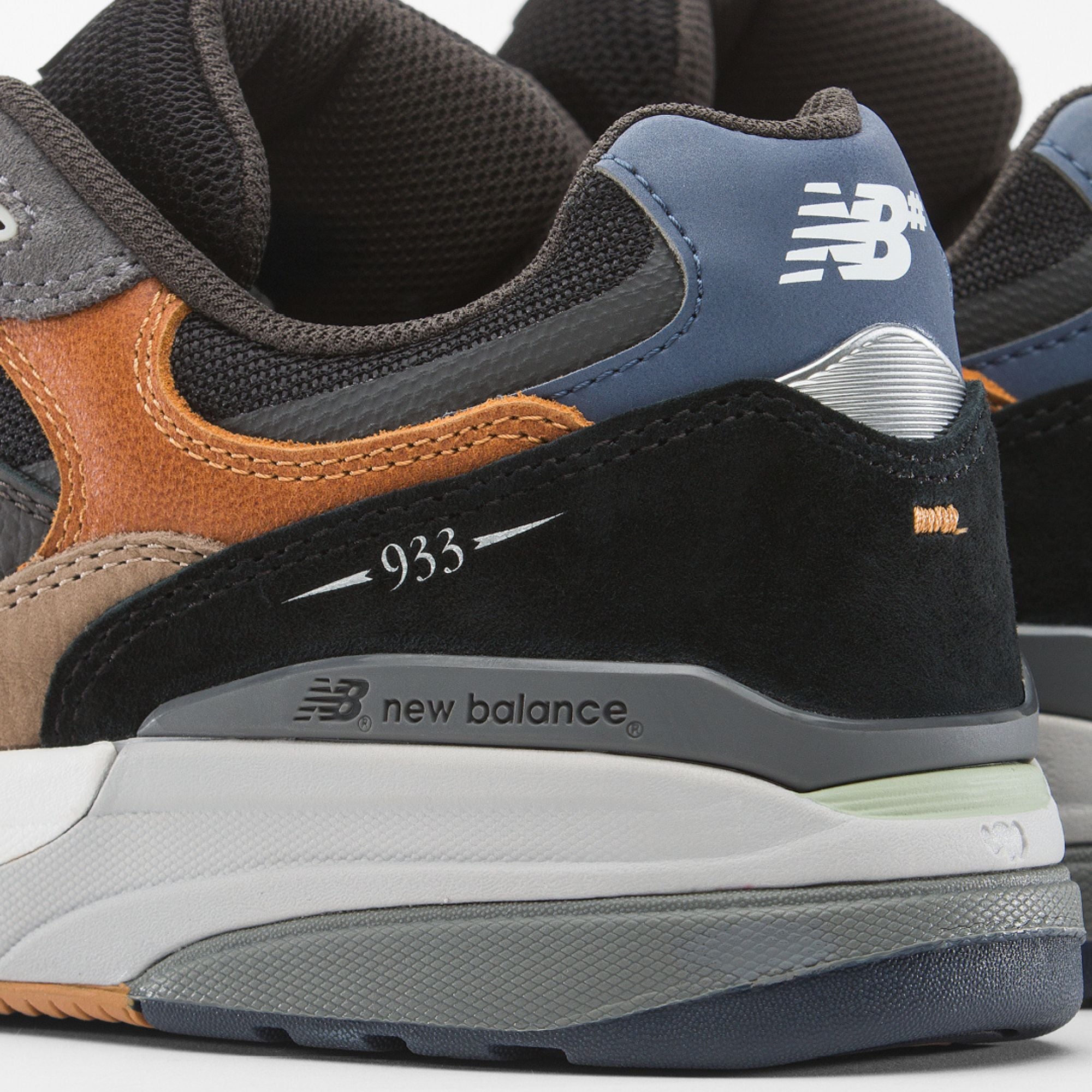 NB Numeric Andrew Reynolds 933