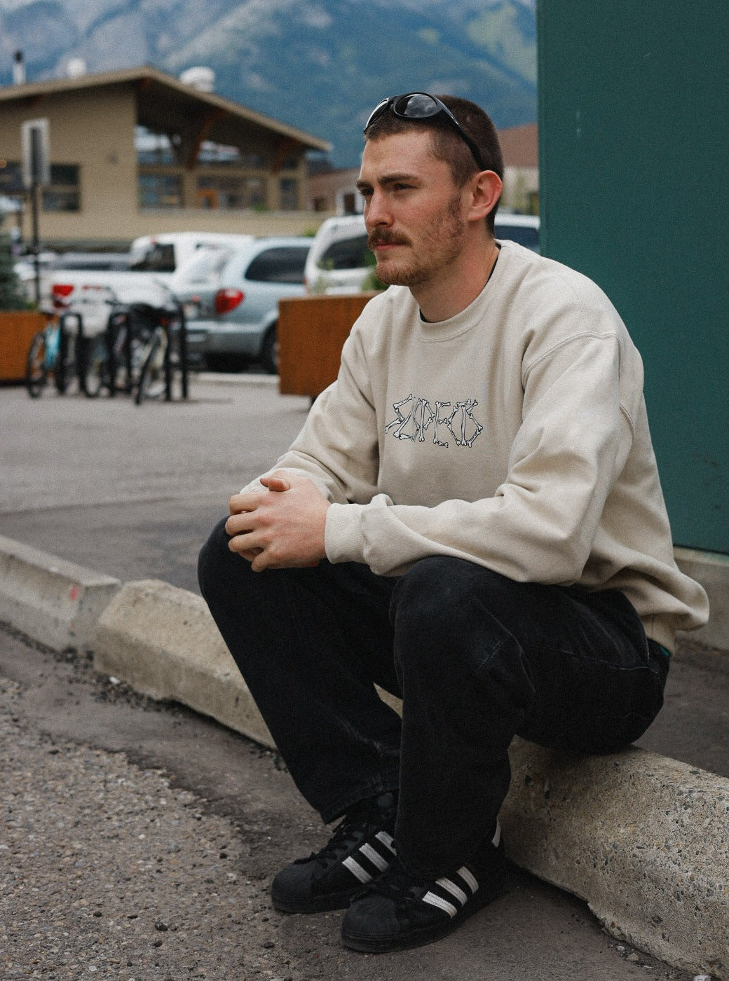 Suspects Crewneck